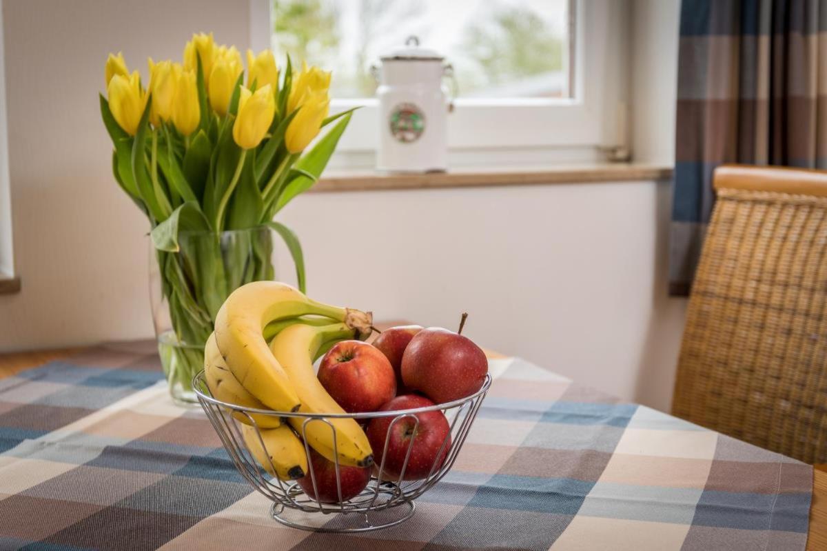 Friesenhof Janssen - Urlaub Auf Dem Bauernhof Apartamento Neuharlingersiel Exterior foto