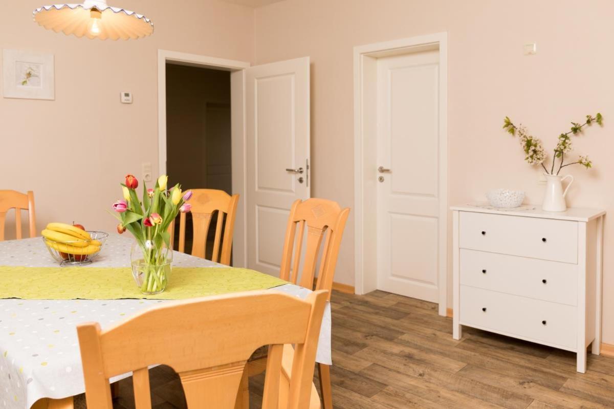 Friesenhof Janssen - Urlaub Auf Dem Bauernhof Apartamento Neuharlingersiel Exterior foto
